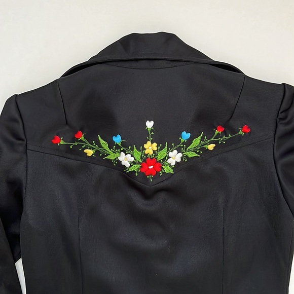 70s Vintage Western Floral Embroidered Dagger Collar Button Down Top Black - Picture 9 of 14